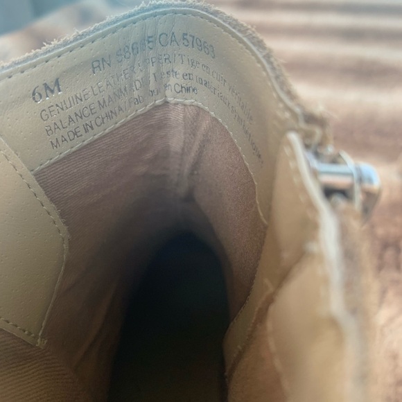 BP Flat Taupe Buckle Boot - Picture 10 of 10